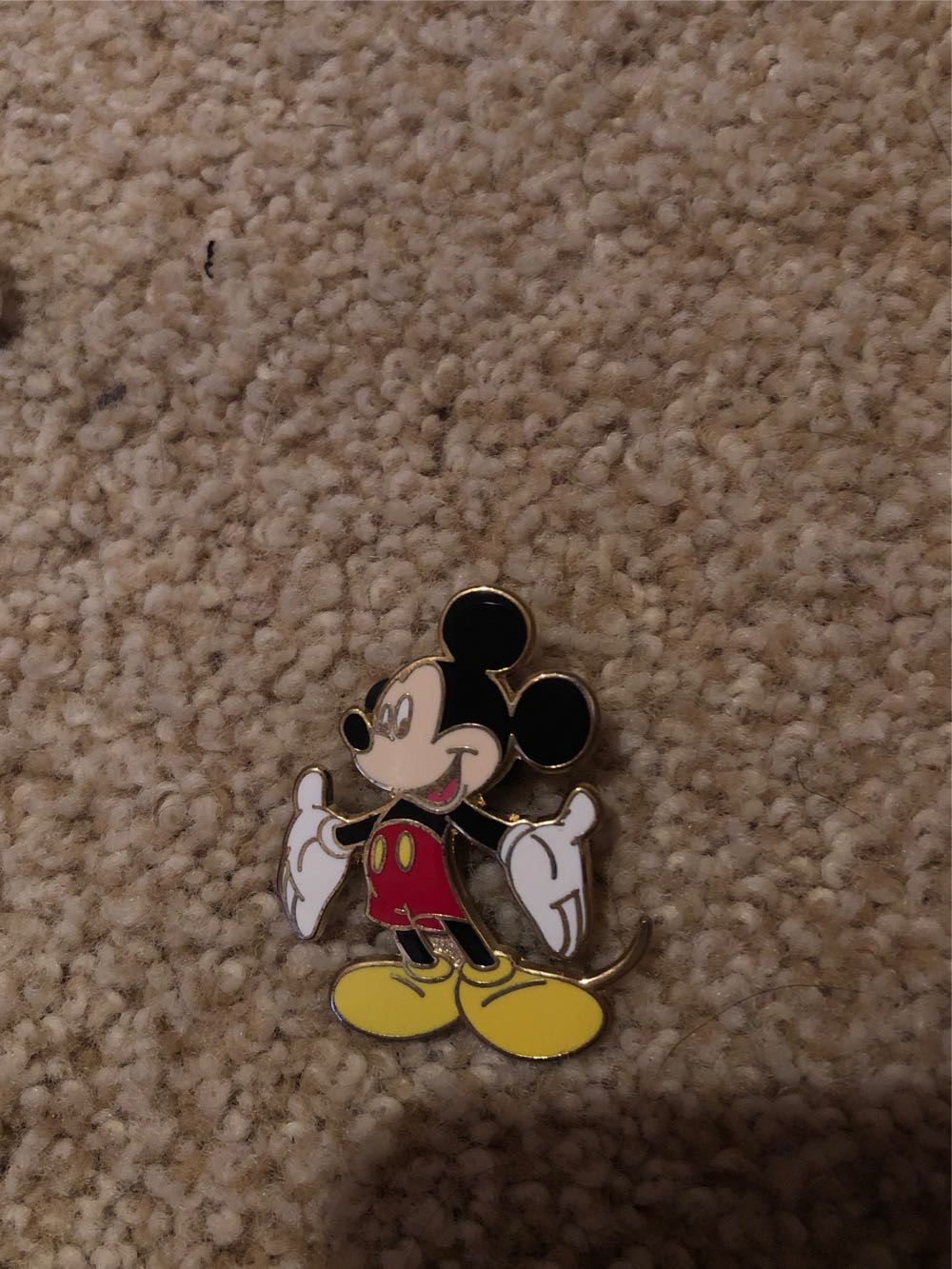 Disney  pin collectible - Main Image 3