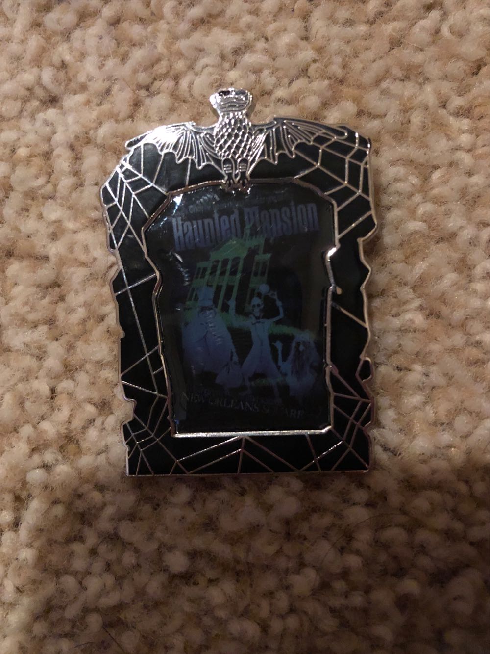 Disney  pin collectible - Main Image 4