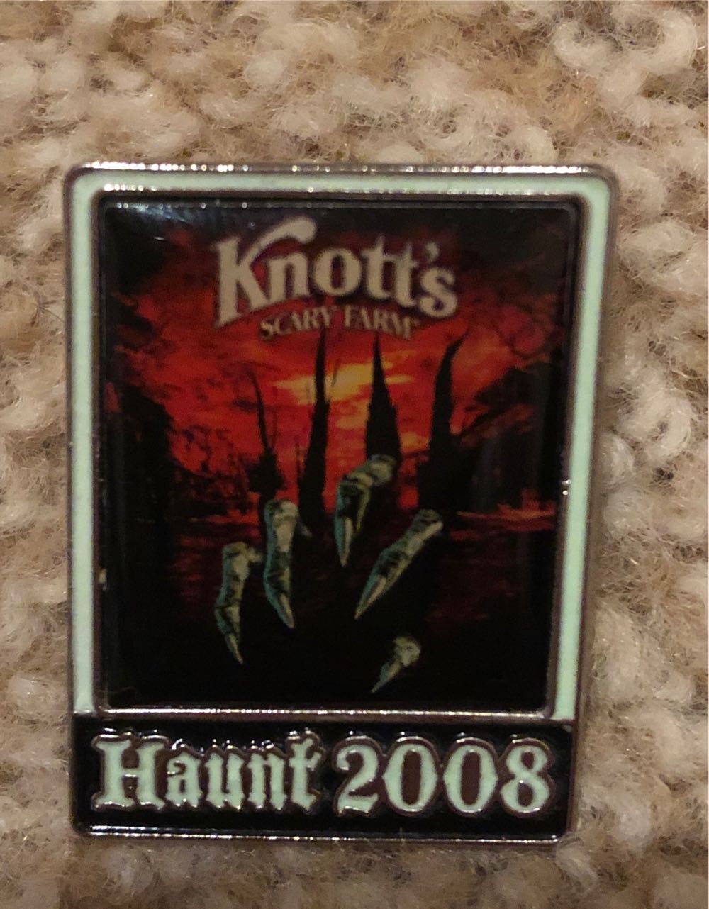 Knotts Scary Farm  pin collectible - Main Image 4