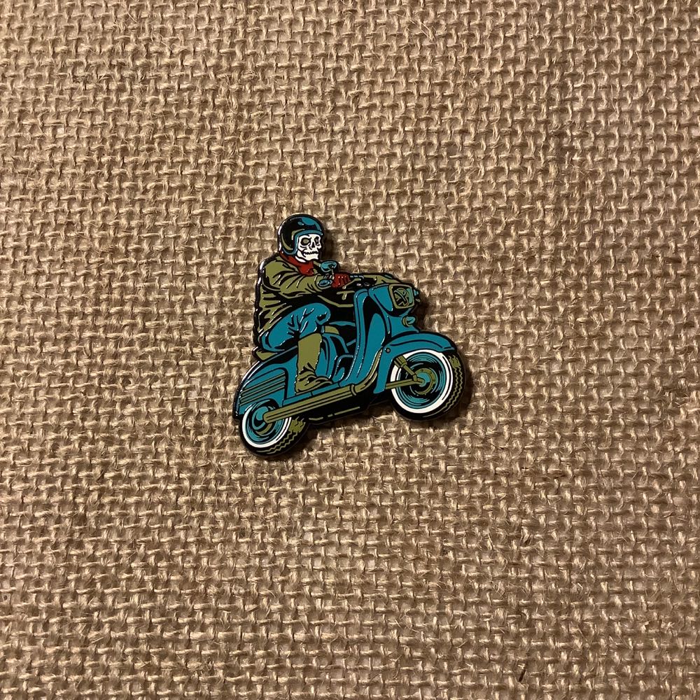 Disney Parks Saratoga Springs Aurora Happy Holidays Limited Pin New W Card