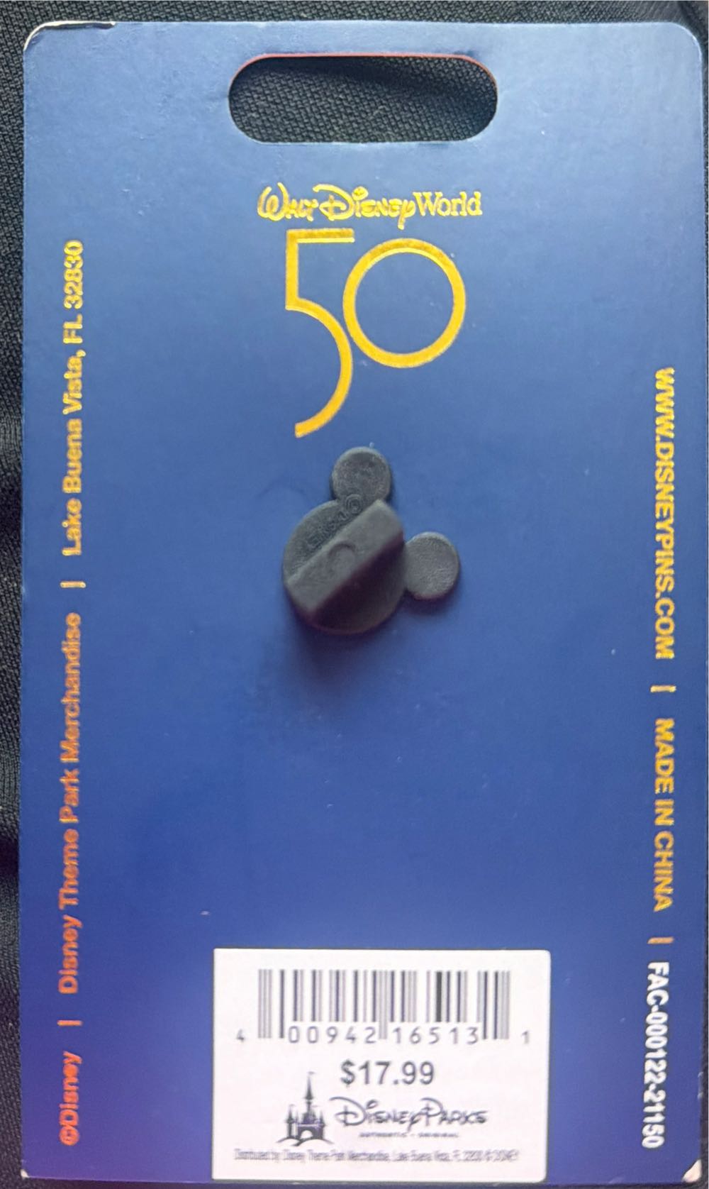 Walt Disney World 50th Anniversary Magic Kingdom Passholder - Passholder pin collectible [Barcode 400942165131] - Main Image 2