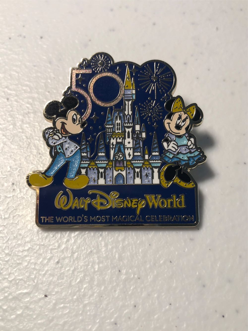 2021 - Walt Disney World 50th Anniversary Celebration Collection - Mickey & Minnie Fireworks - Common pin collectible [Barcode 400939713475] - Main Image 2