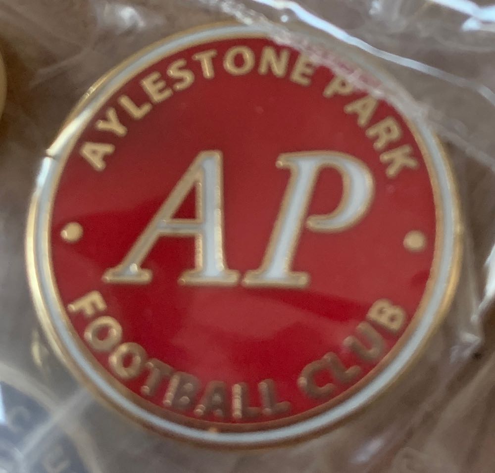 UP - Russell & Dug Dog Pin