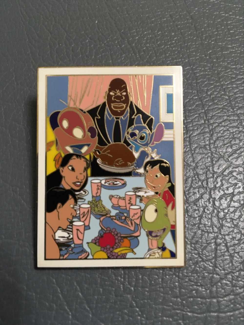 Stitch - With Family  pin collectible - Main Image 1