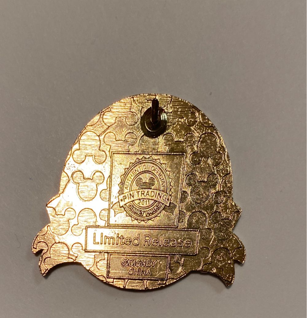 Pin Trading 2011 - Dale  pin collectible - Main Image 2