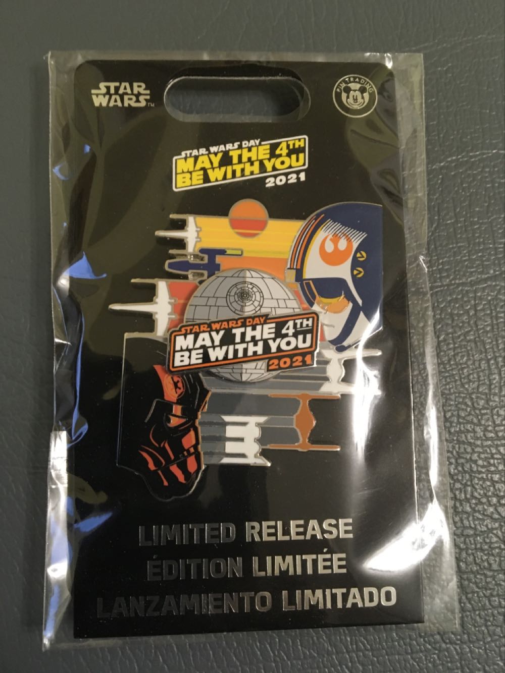 Haunted Mansion Gravestone With Twins