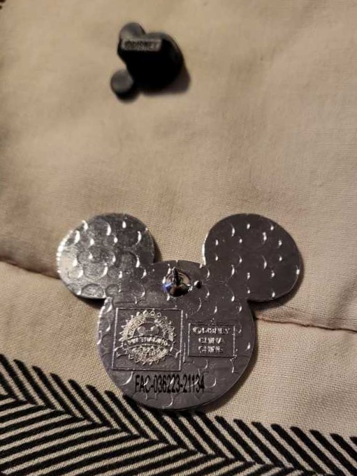 Bisexual Flag Mickey Head - Pride pin collectible - Main Image 2