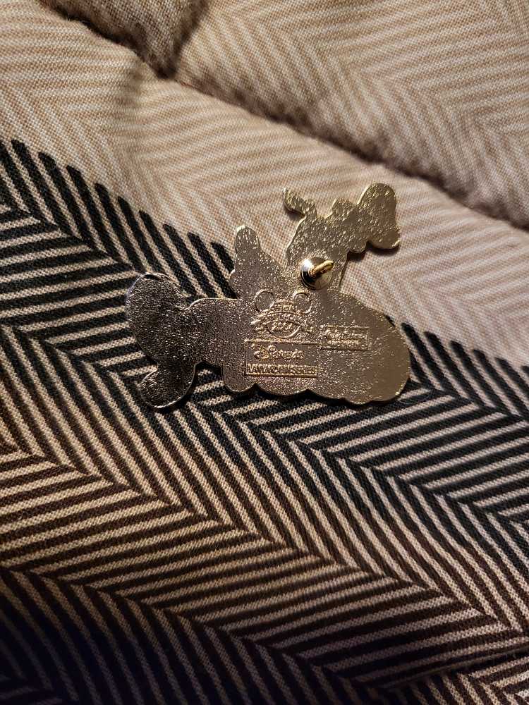 Gold Goofy Signature Cast - Lanyard Series pin collectible - Main Image 2