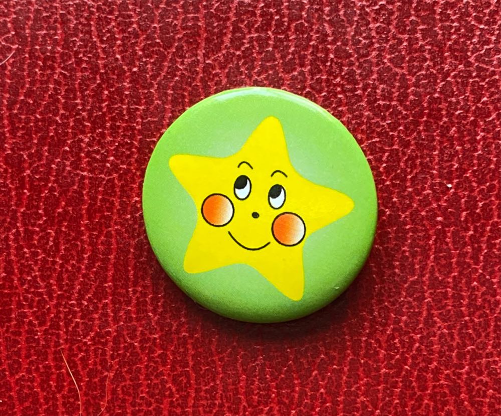 Star  pin collectible - Main Image 1