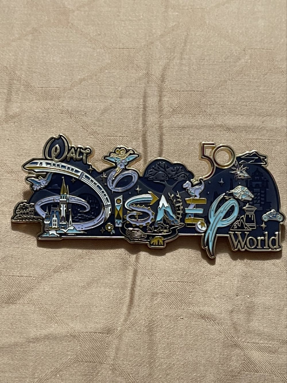 Walt Disney World 50th Anniversary “Park Icons” - Disney World Limited Edition Pin - Rack pin collectible [Barcode 400945666024] - Main Image 3