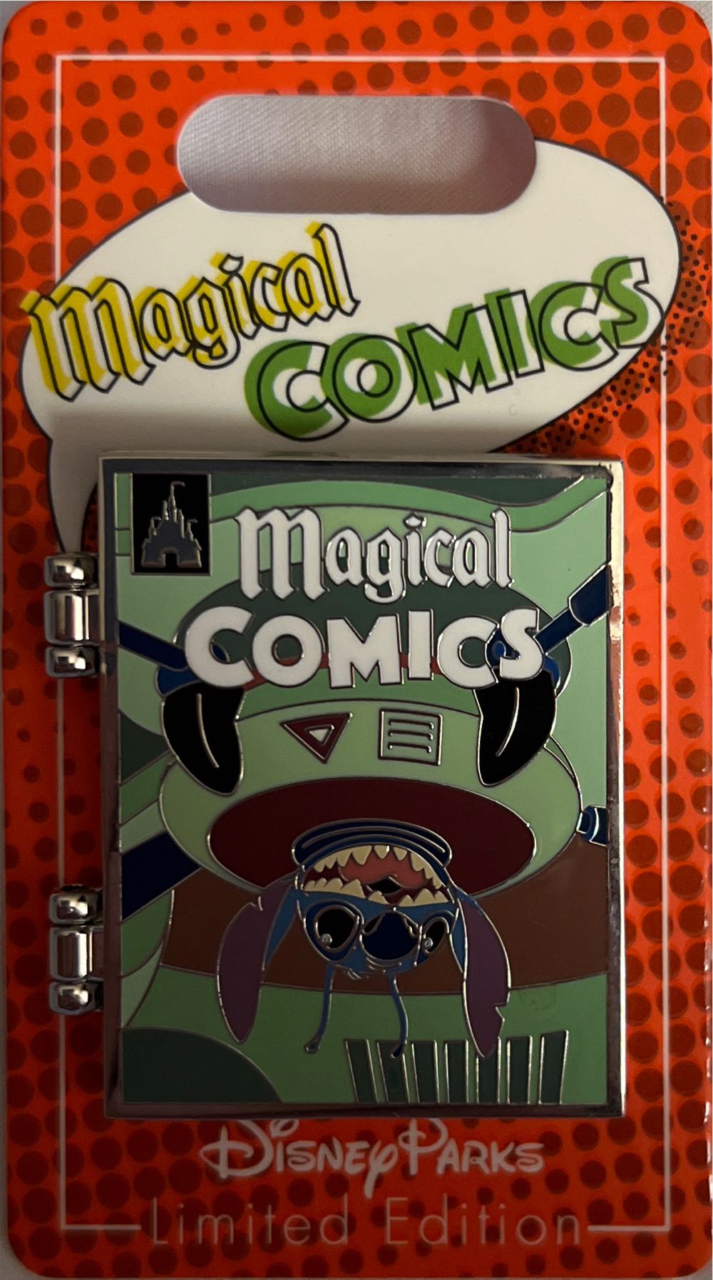 Castle Of Magical Dreams - Moana Hinged Pin With Flower On Front And Moana Inside