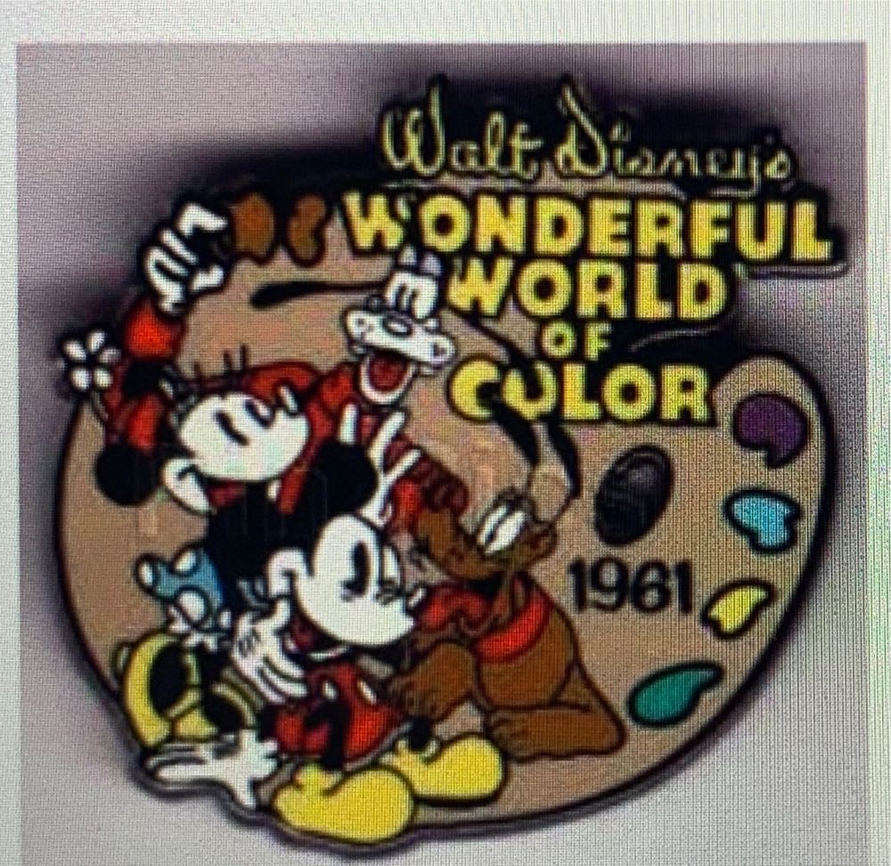 D23 Gold Family Members Gift Pins Set - 7 Pins