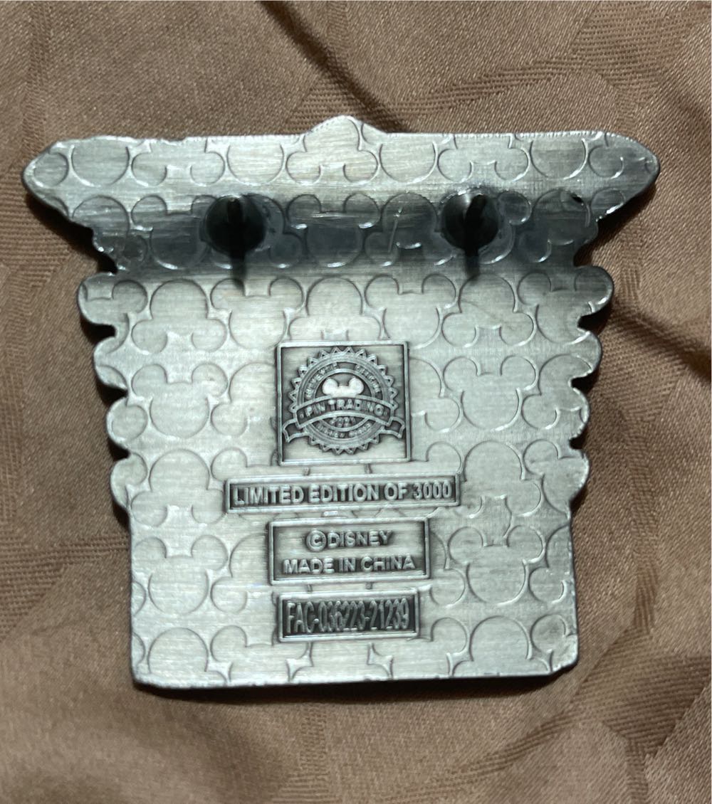 Frollo “Artfully Evil” Series - Disney Parks Limited Edition Pin - Rack pin collectible [Barcode 400943064853] - Main Image 3