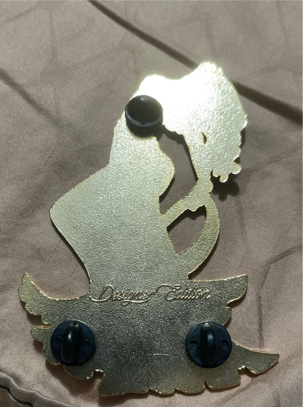 Esmeralda In Red Dress - FANTASY Disney Pin - Fantasy pin collectible - Main Image 2