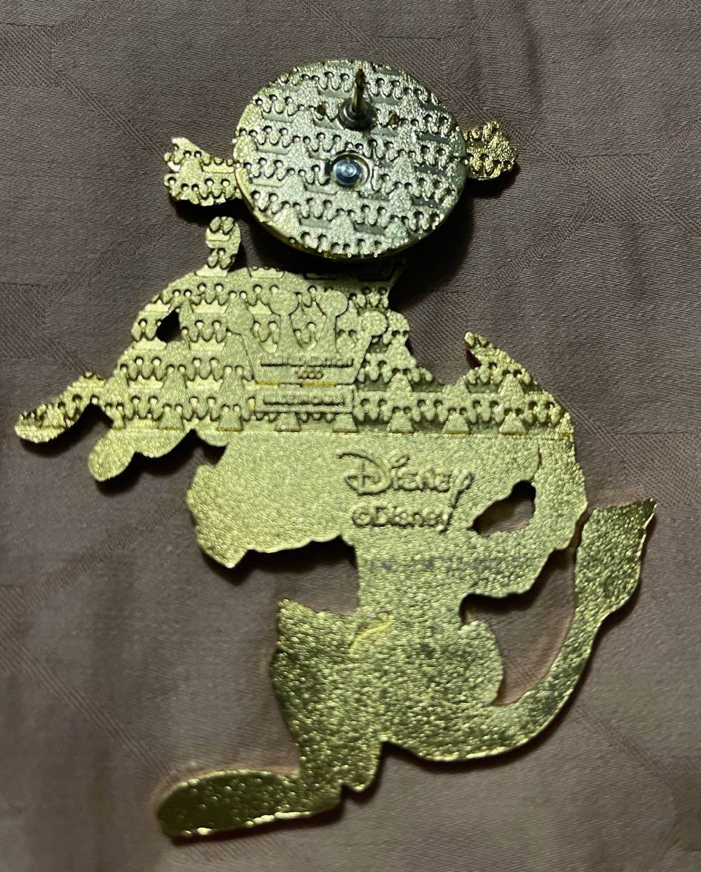 The Rescuers Down Under Swinging - Loungefly Limited Edition Disney Pin - Collector’s Box pin collectible [Barcode 671803353275] - Main Image 4