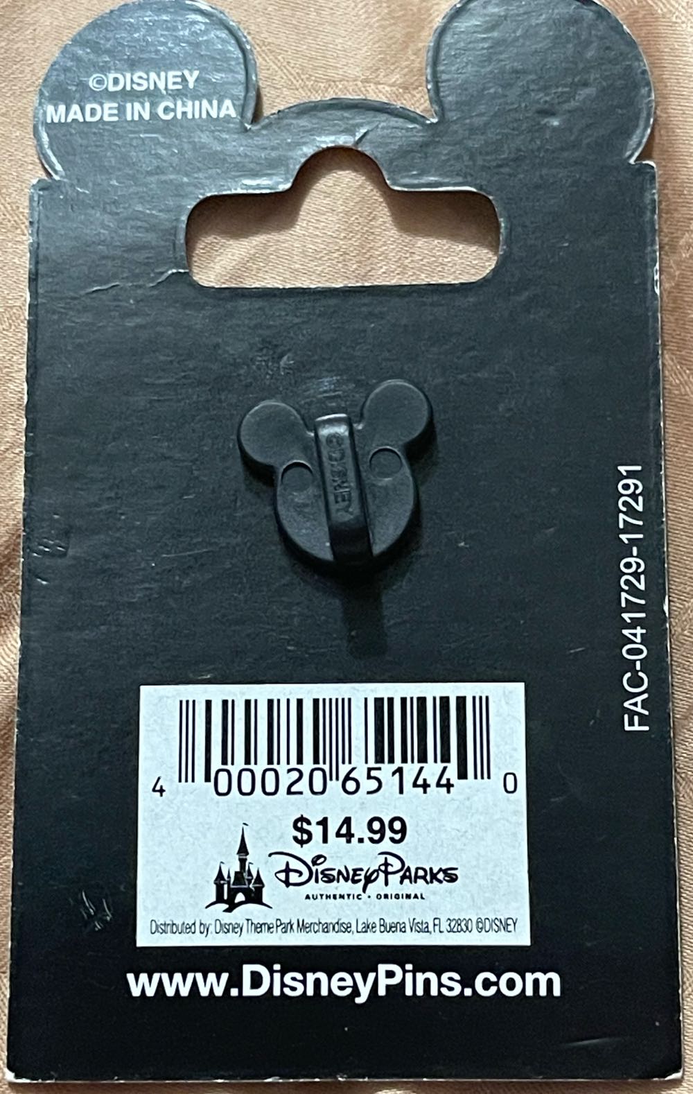 Wilbur “Nurses Day 2018” - Disney Parks Limited Edition Pin - Rack pin collectible [Barcode 400020651440] - Main Image 2