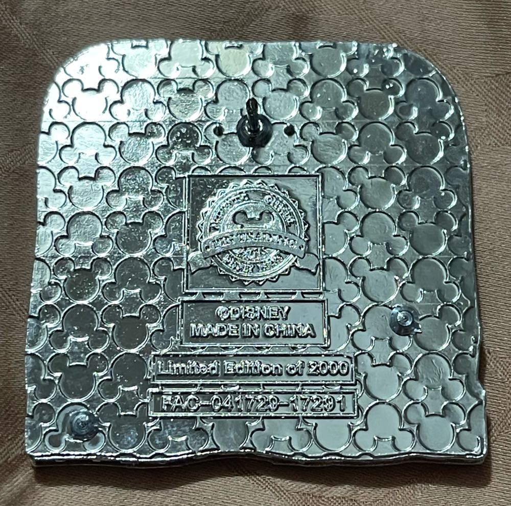 Wilbur “Nurses Day 2018” - Disney Parks Limited Edition Pin - Rack pin collectible [Barcode 400020651440] - Main Image 3