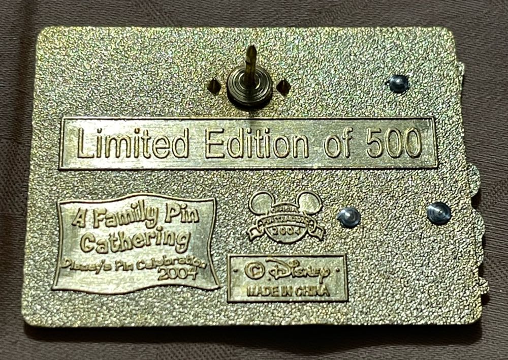 The Rescuers “Family Gathering 2004” - Disney Cast Exclusive Limited Edition Pin - Cast Member Exclusive pin collectible [Barcode 400109033976] - Main Image 3