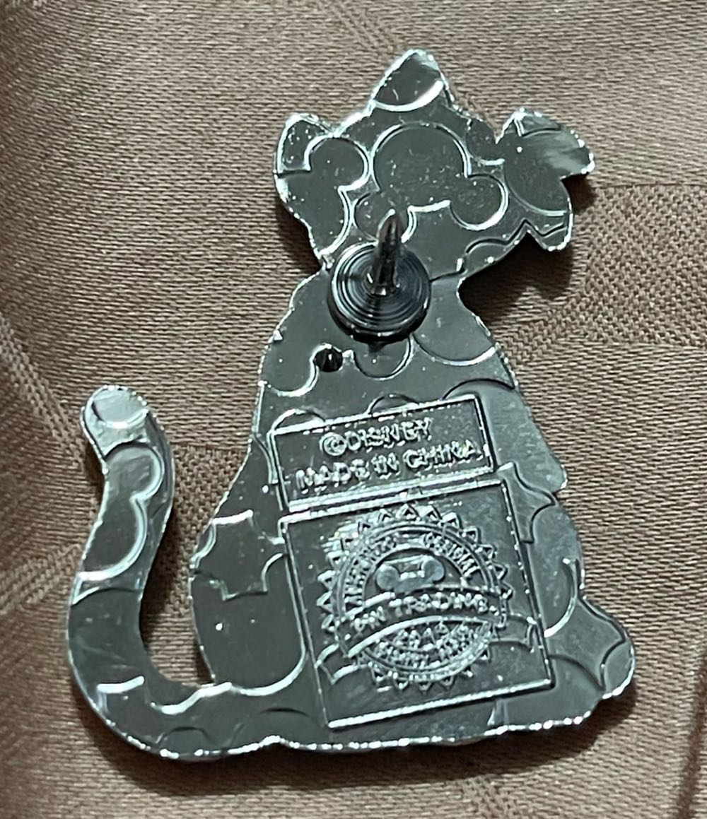 Rufus “Cats” Booster - Disney Parks Pin - Booster pin collectible - Main Image 2
