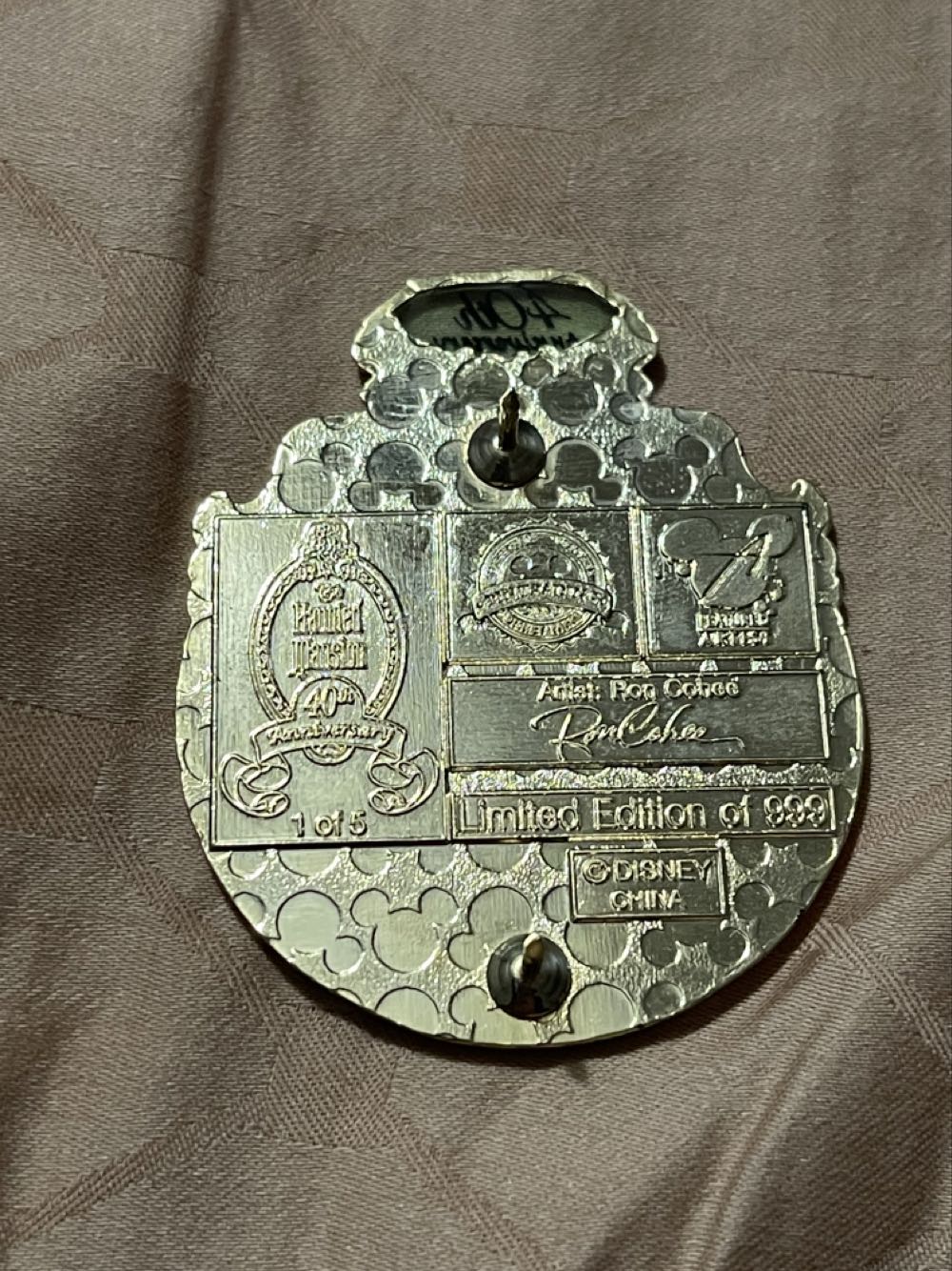 The Haunted Mansion 40th Anniversary (Constance With Her First Husband) - Disneyland Limited Edition Pin - Rack pin collectible [Barcode 400016502909] - Main Image 4