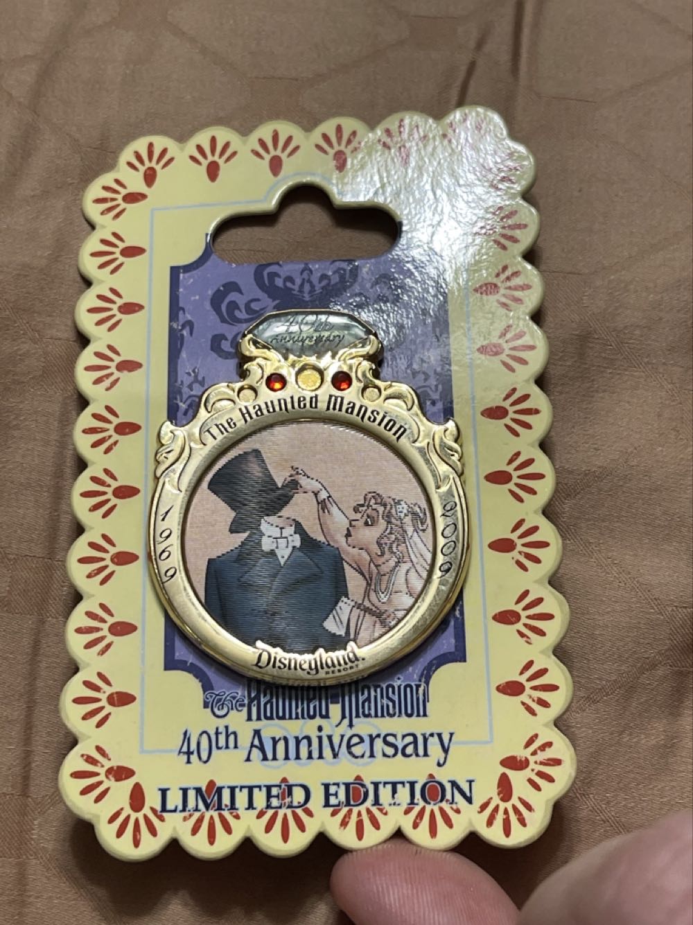 The Haunted Mansion 40th Anniversary (Constance With Her Second Husband) - Disneyland Limited Edition Pin - Rack pin collectible [Barcode 400016503081] - Main Image 2