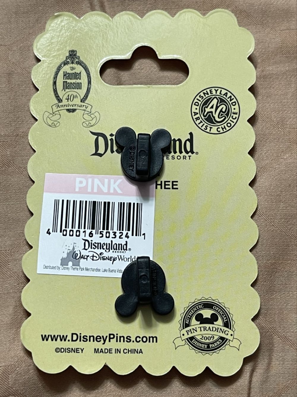 The Haunted Mansion 40th Anniversary (Constance With Her Fourth Husband) - Disneyland Limited Edition Pin - Rack pin collectible [Barcode 400016503241] - Main Image 3