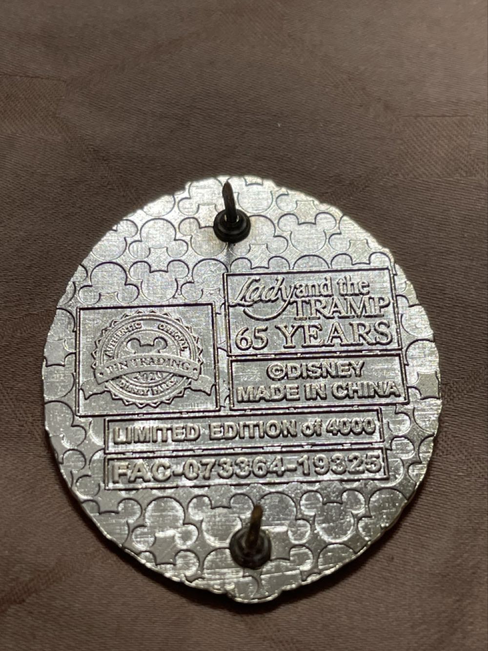 Lady And The Tramp 65th Anniversary (Family Portrait) - Disney Store Limited Edition Pin - Rack pin collectible [Barcode 400921613622] - Main Image 3