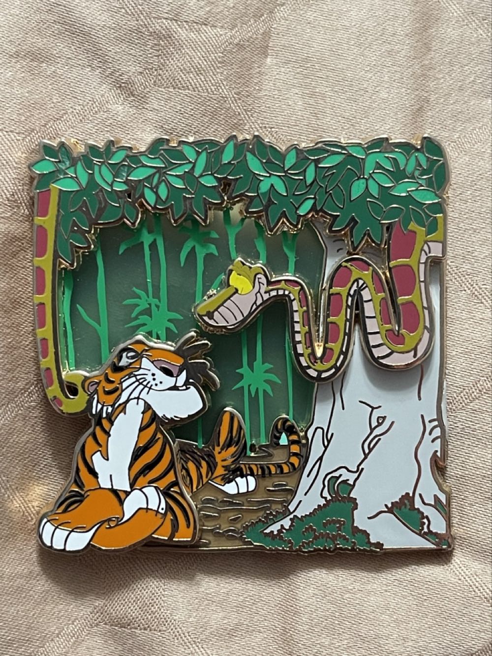 The Jungle Book 50th Anniversary (Shere Khan And Kaa) - Disney Parks Limited Edition Pin - Rack pin collectible [Barcode 400020507563] - Main Image 3