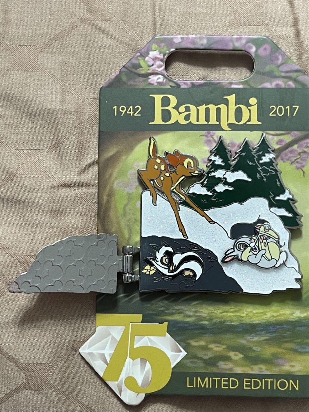 Bambi 75th Anniversary (Featuring Bambi, Thumper And Flower Playing In The Snow) - Disney Parks Limited Edition Pin - Rack pin collectible [Barcode 400020267238] - Main Image 2