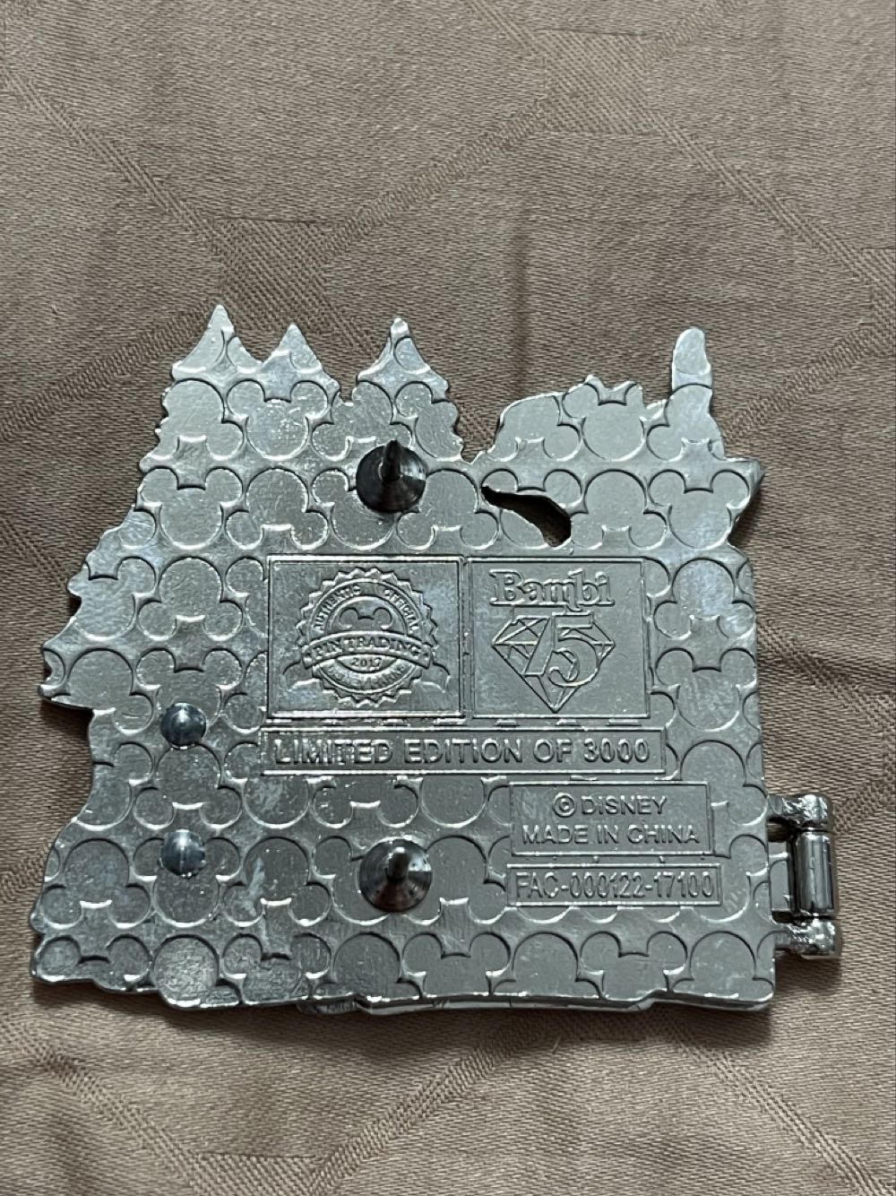 Bambi 75th Anniversary (Featuring Bambi, Thumper And Flower Playing In The Snow) - Disney Parks Limited Edition Pin - Rack pin collectible [Barcode 400020267238] - Main Image 4