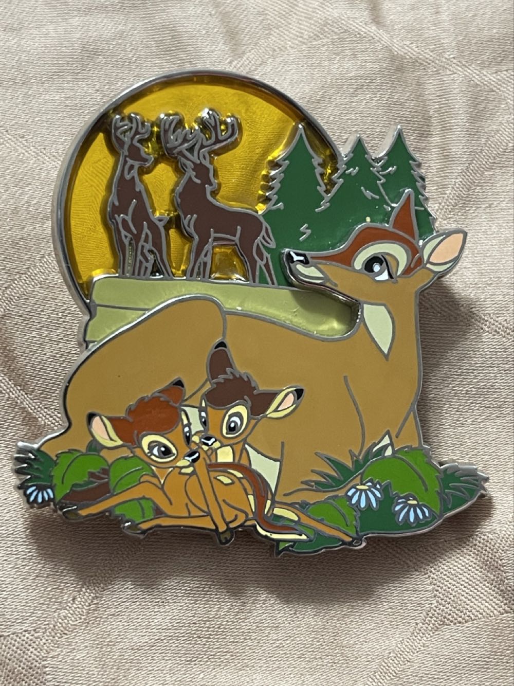 Bambi 75th Anniversary (Featuring Bambi And Faline Curled Up With Bambi’s Mother) - Disney Parks Limited Edition Pin - Rack pin collectible [Barcode 400020267245] - Main Image 3