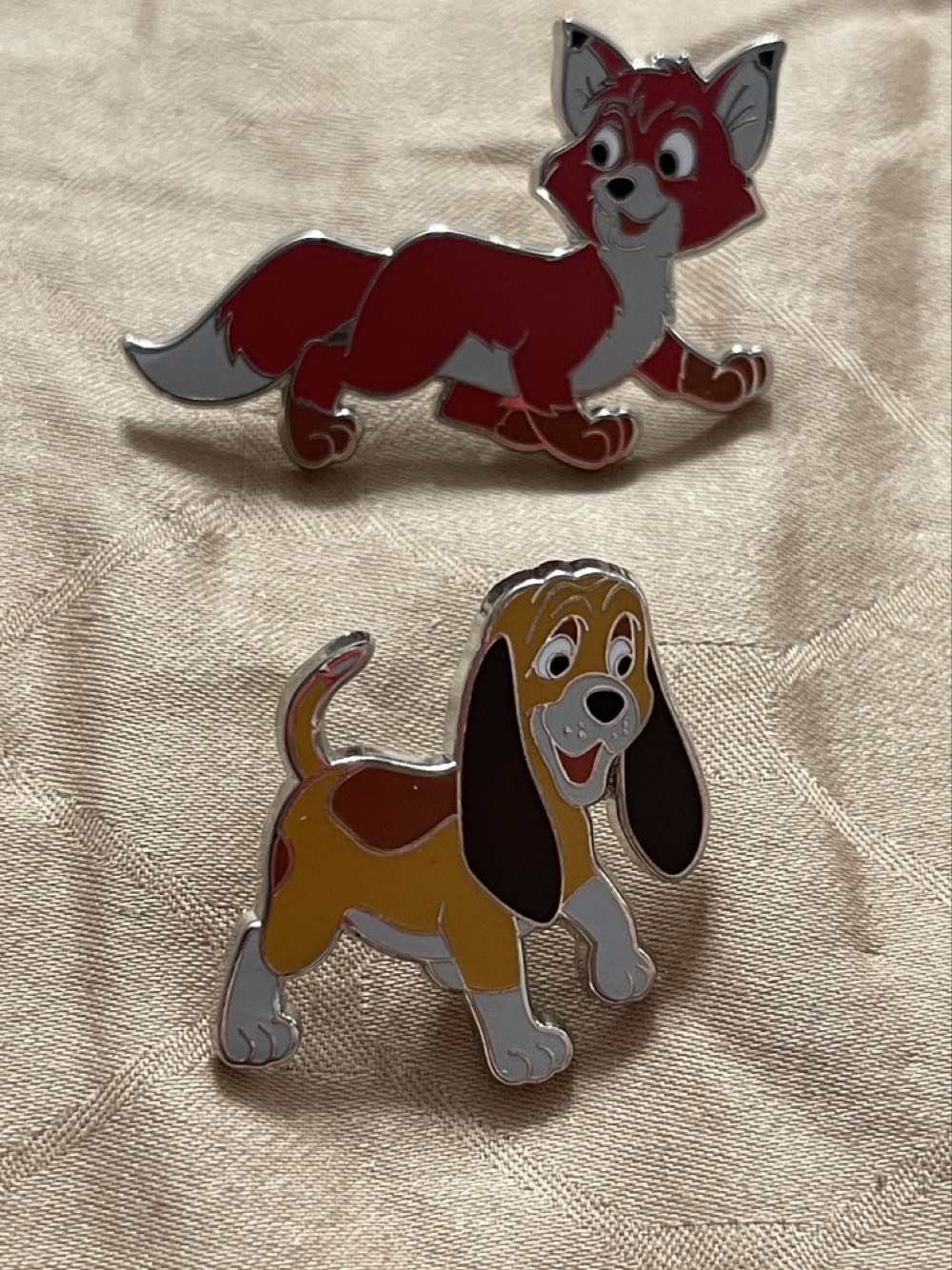 Fox And The Hound (Tod And Copper) - Rack pin collectible [Barcode 400915415829] - Main Image 3
