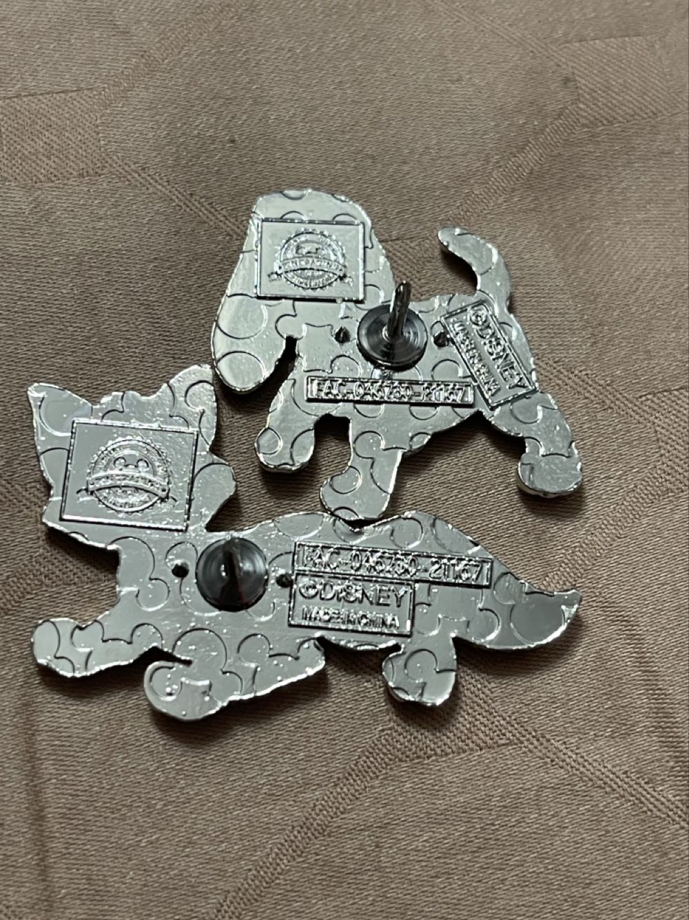 Fox And The Hound (Tod And Copper) - Rack pin collectible [Barcode 400915415829] - Main Image 4