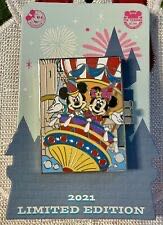 Disney Annual Passholder Quarterly Series Mickey And Minnie Mouse Pin Le  pin collectible [Barcode 400935663491] - Main Image 1