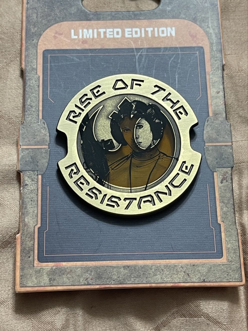 Star Wars “Rise Of The Resistance” Princess Leia - Disney Store Pin - Rack pin collectible [Barcode 400021093355] - Main Image 1