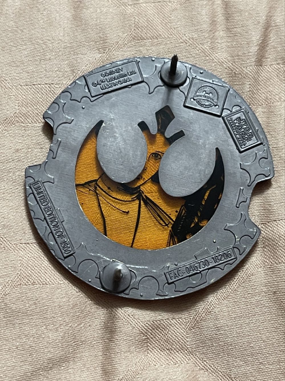 Star Wars “Rise Of The Resistance” Princess Leia - Disney Store Pin - Rack pin collectible [Barcode 400021093355] - Main Image 4