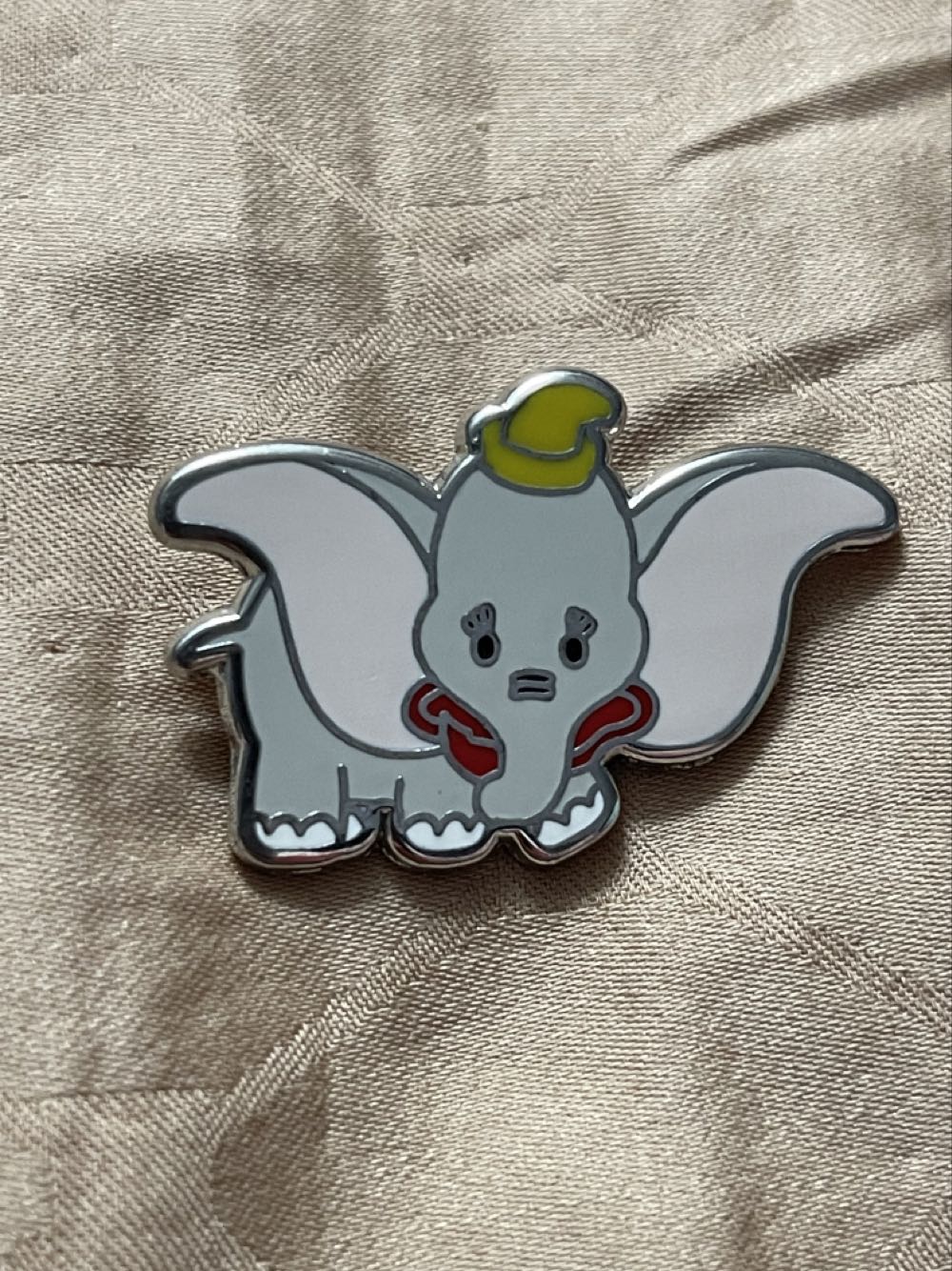 Dumbo Mini “Cute Animals” Booster - Disney Parks Pin - Booster pin collectible - Main Image 1
