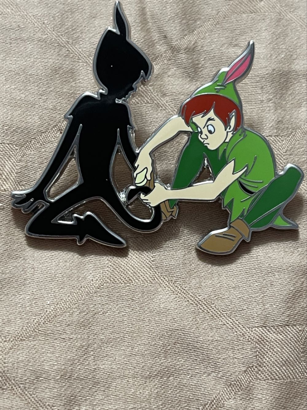 Peter Pan With His Shadow - Disney Parks Pin - Enamel pin collectible [Barcode 400034400102] - Main Image 3