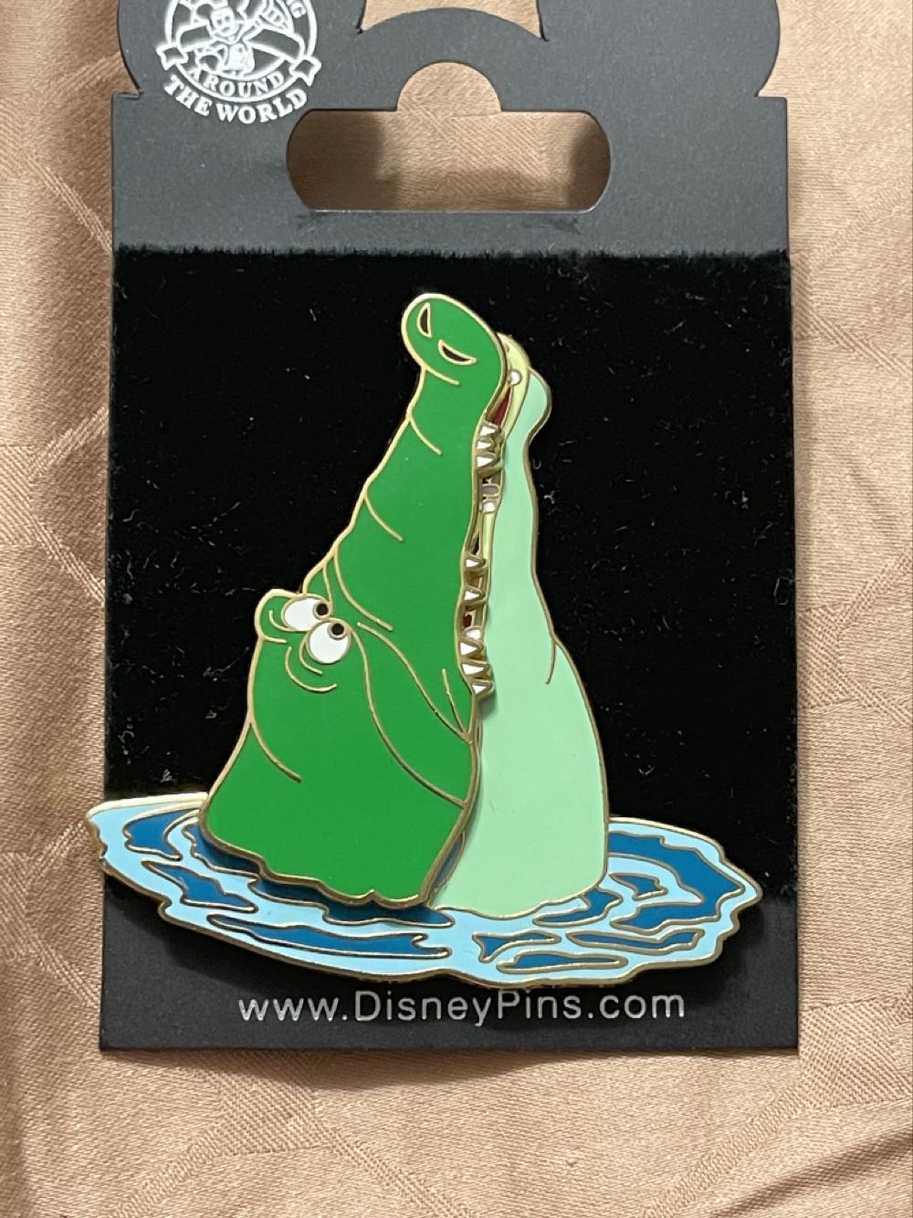Captain Hook In Tick-Tock’s Mouth - Disney Parks Pin - Rack pin collectible [Barcode 400109039251] - Main Image 2