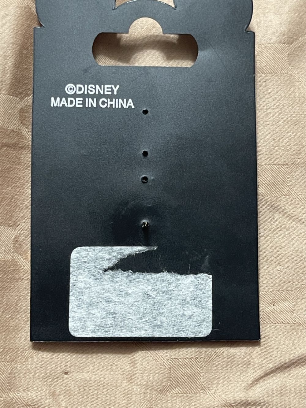 Captain Hook In Tick-Tock’s Mouth - Disney Parks Pin - Rack pin collectible [Barcode 400109039251] - Main Image 3