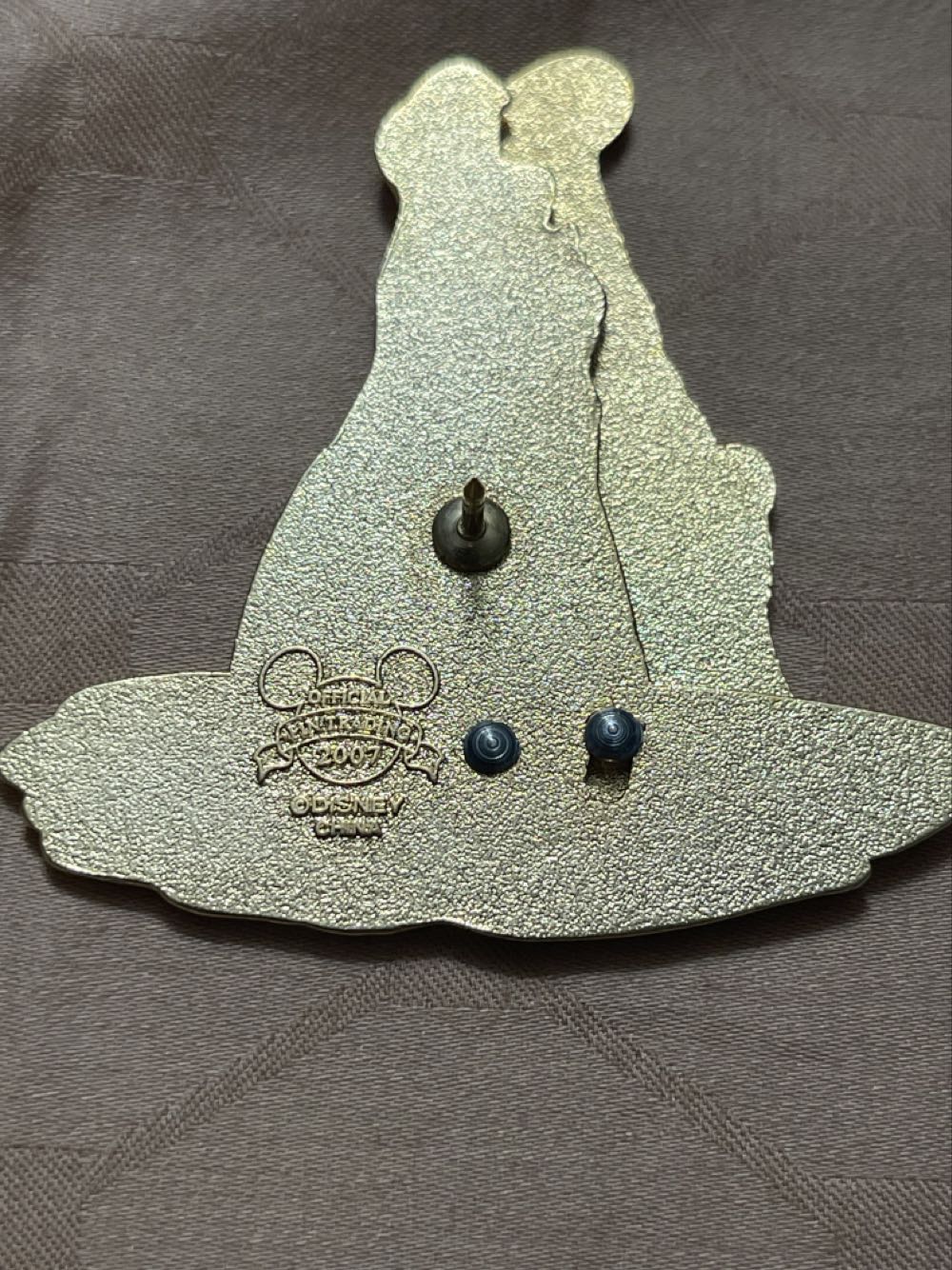 Captain Hook In Tick-Tock’s Mouth - Disney Parks Pin - Rack pin collectible [Barcode 400109039251] - Main Image 4