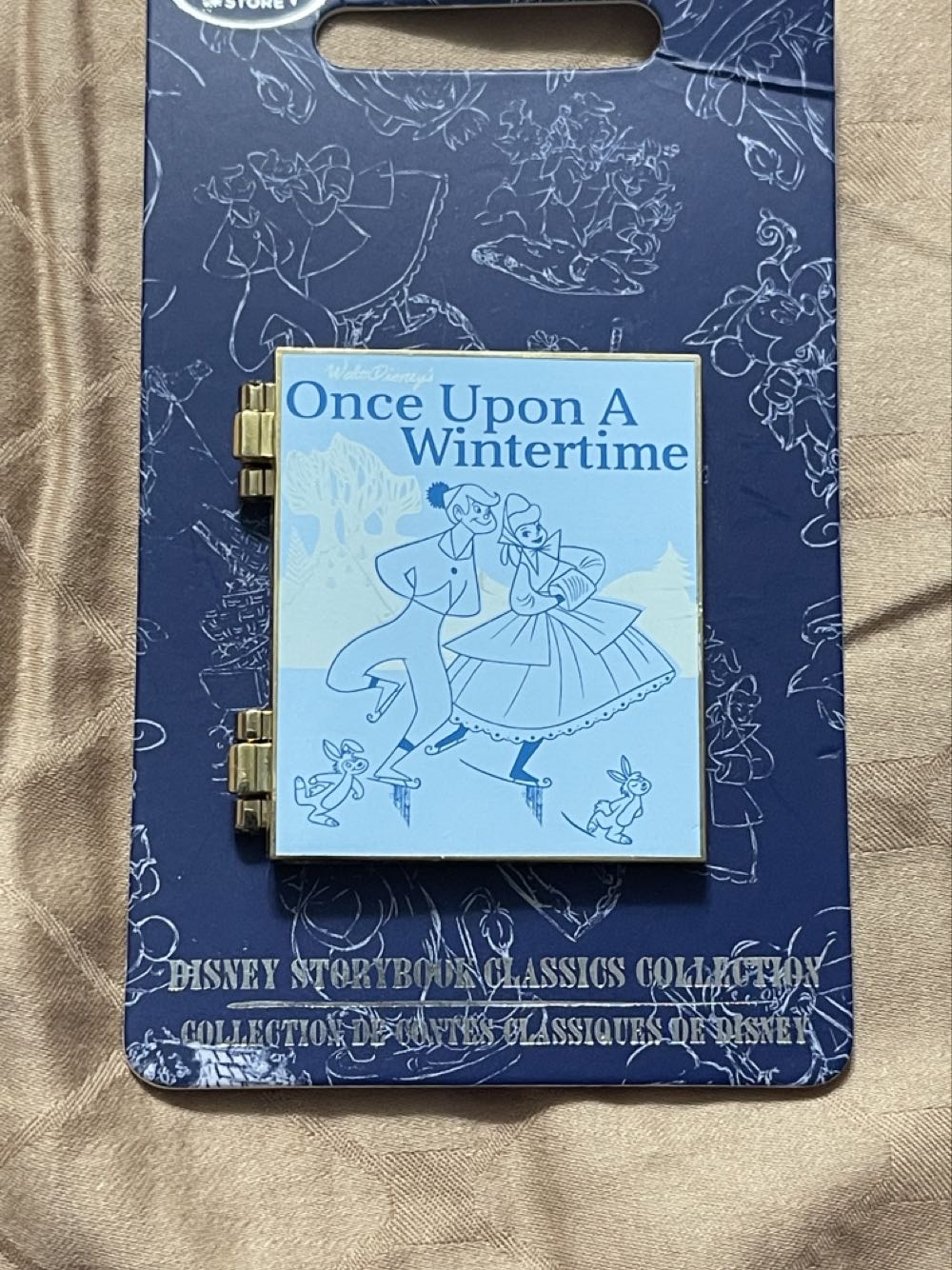 Bianca Portrait With Flowers - FANTASY (MadameCatsPurrr) Limited Edition Disney Pin