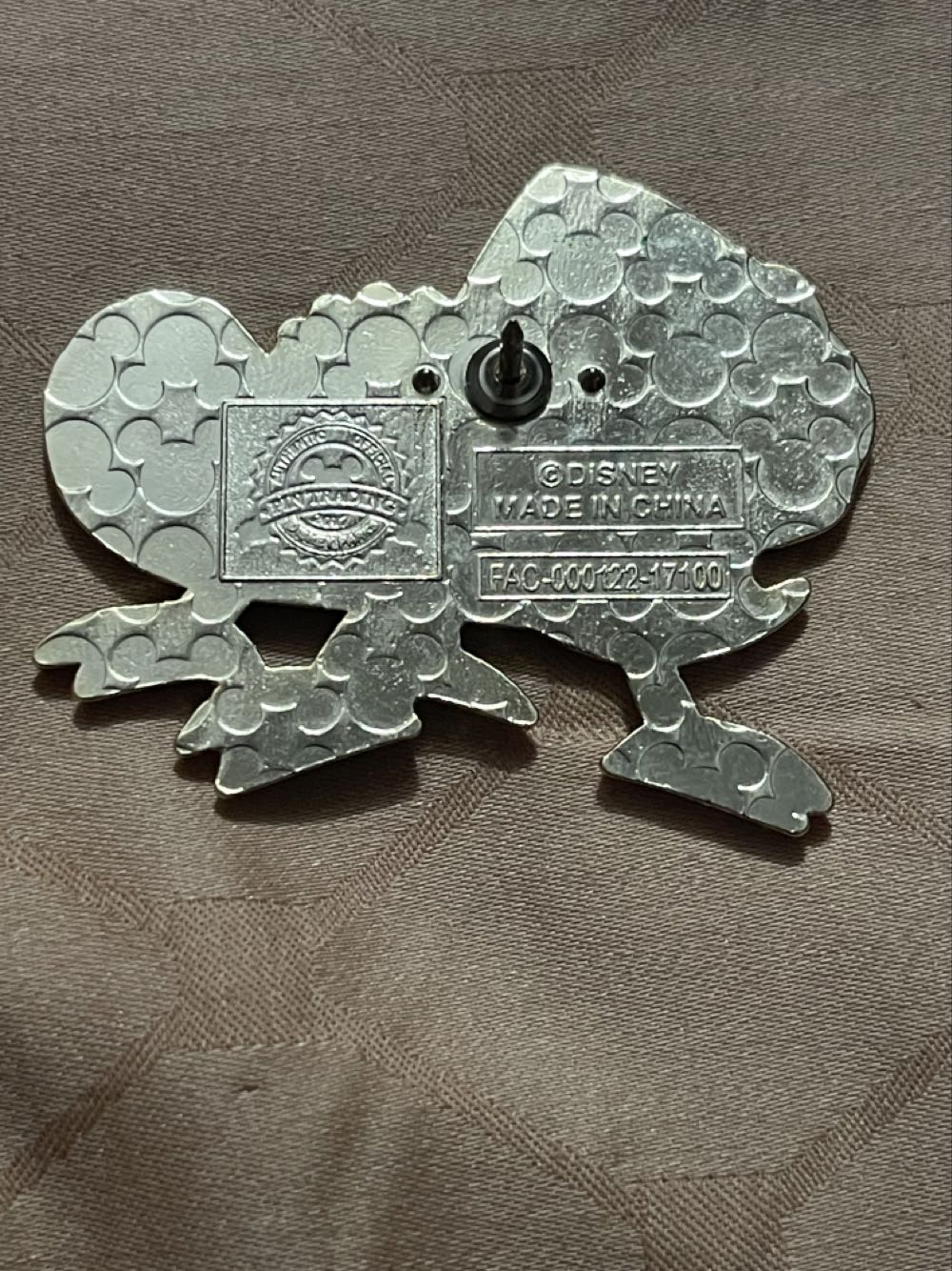 Pascal - Disney Parks Pin - Rack pin collectible [Barcode 400020144089] - Main Image 4