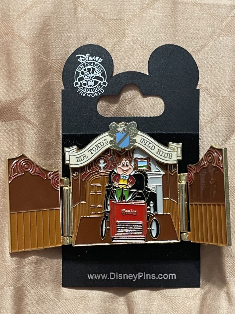 Mr. Toad’s Wild Ride “Memorable Scenes” Series - Disney Parks Limited Edition Pin - Rack pin collectible [Barcode 400007315051] - Main Image 2