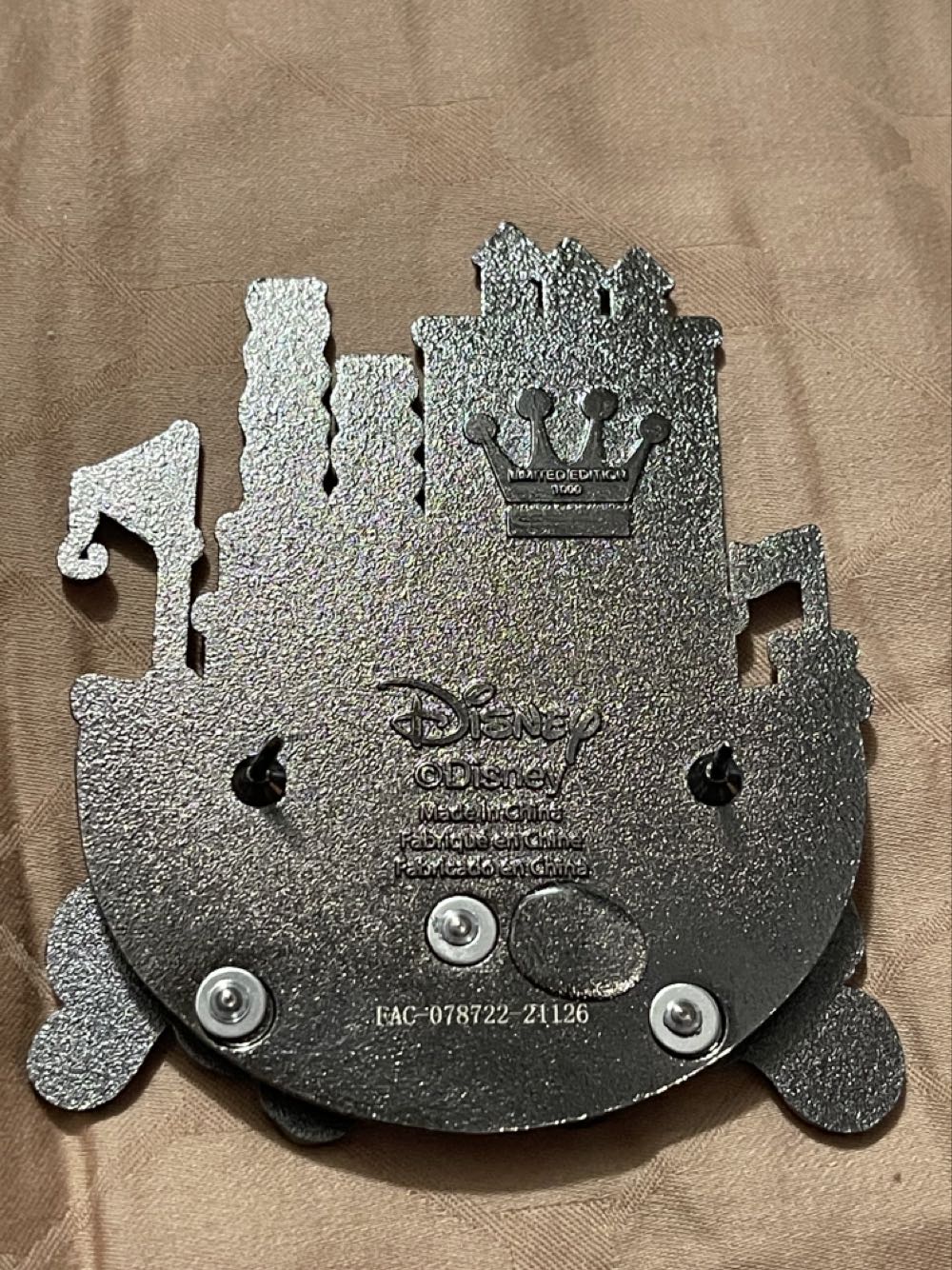 Steamboat Willie Jumbo - Loungefly Limited Edition Disney Pin - Collector’s Box pin collectible [Barcode 671803375659] - Main Image 4