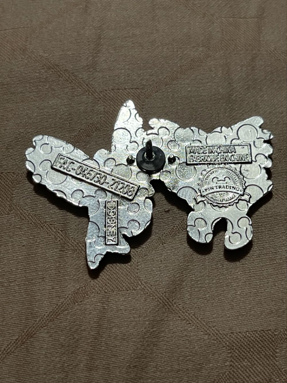 Cinderella Blue Birds “Feathered Friends” Mystery Box - Disney Parks Pin - Mystery Box pin collectible [Barcode 400944916151] - Main Image 2