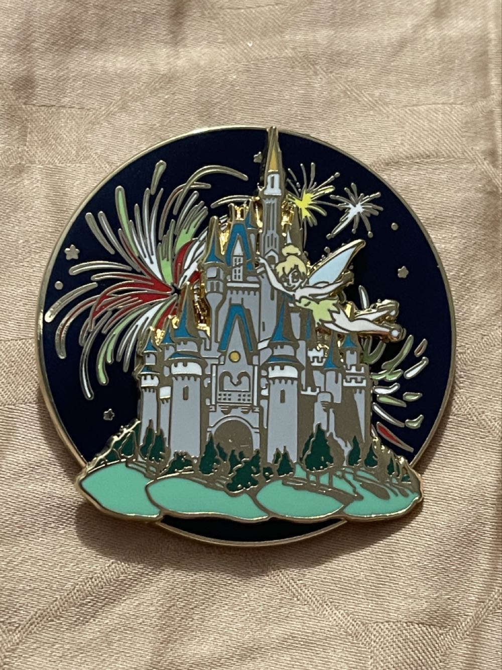Cinderella’s Castle Fireworks (With Tinker Bell) Spinner - Disney Parks Pin - Rack pin collectible [Barcode 400109044767] - Main Image 3