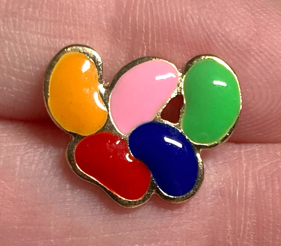 Beans, Cluster $O  pin collectible - Main Image 2