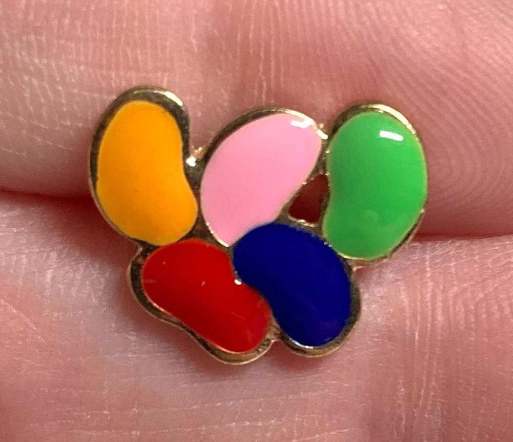 Beans, Cluster $O  pin collectible - Main Image 3