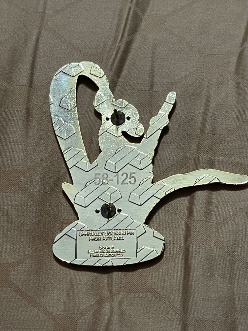 Bambi Field Mouse With Dew Drop - Artland Limited Edition Disney Pin - Rack pin collectible - Main Image 4